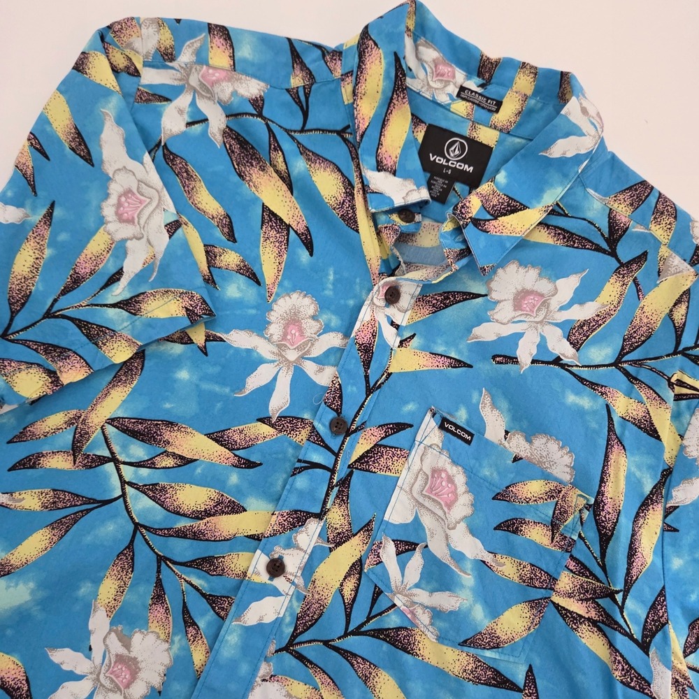 Volcom Button Up Shirt Blue Tropical Floral Classic Fit Mens Large‎